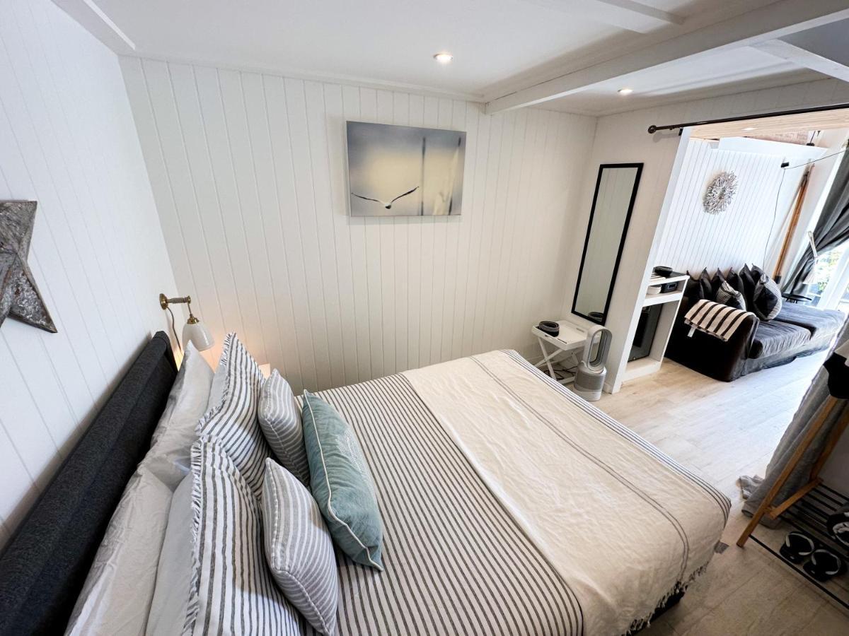 Seaside Cabin Retreat In Hayling Island Саут-Гейлінг Екстер'єр фото